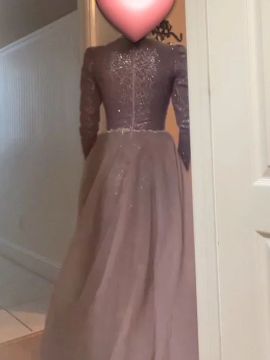 Elegant Lavender Embellished Long-Sleeve Evening Dress - Picture 3 of 4